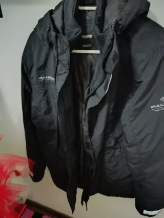 Chaqueta Pull&Bear Negra