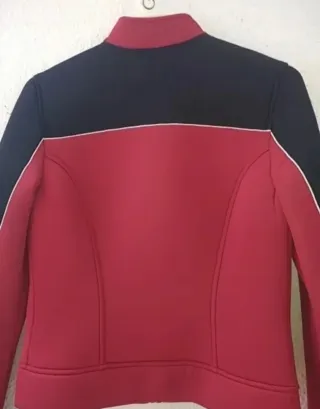 Chaqueta Zara Aguatada Roja y Negra
