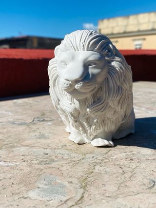 Vasetto leone in gesso