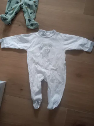 5 pijamas bebé