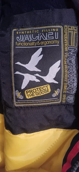 Abrigo NORWAY negro con capucha