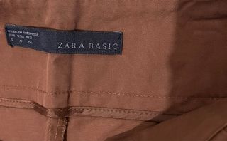 Falda marrón botones