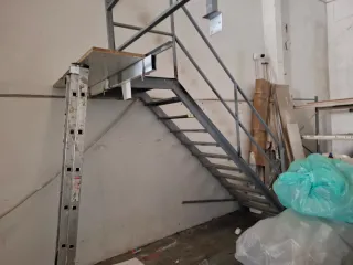 Escaleras metálicas industriales