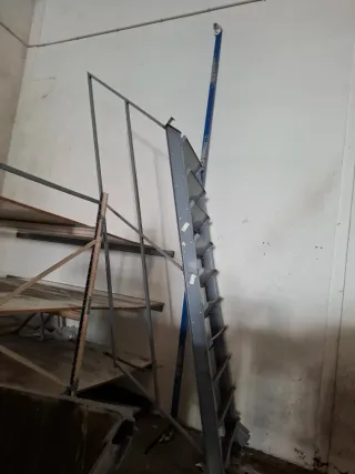 Escaleras metálicas industriales