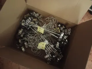 Perchas de pinzas plateadas (pack)