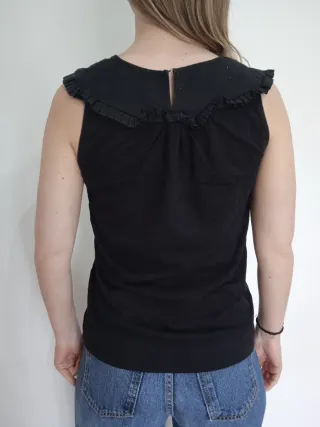 Camiseta sin mangas con volantes