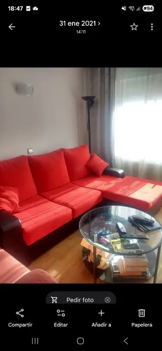 Sofá chaise longue rojo y negro