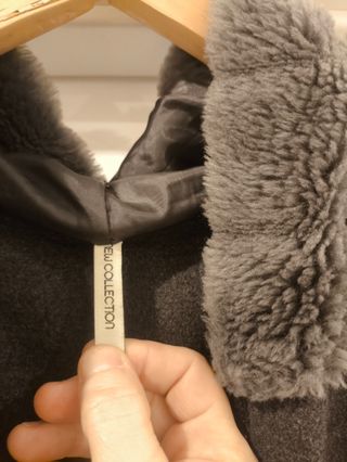 Casaco cinzento com pelo