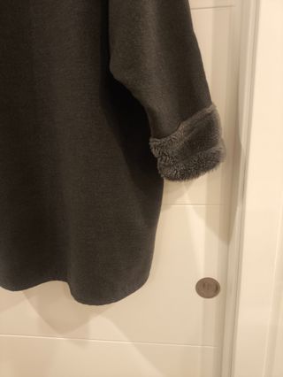 Casaco cinzento com pelo