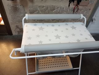 Cambiador para bebés con estrellas