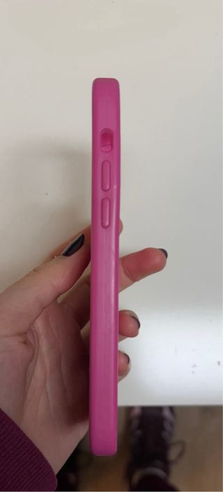 Funda iPhone 12 Fucsia Silicona