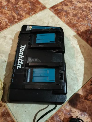 Cargador Doble Makita DC18RD NUEVO ORIGINAL