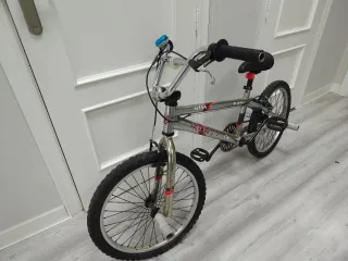 Bicicleta BMX Monty Athena Plata