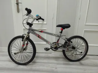 Bicicleta BMX Monty Athena Plata