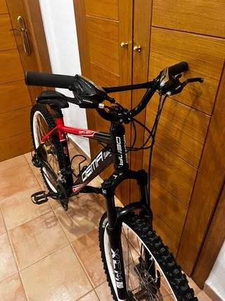 Bicicleta DEMA con Frenos de Disco