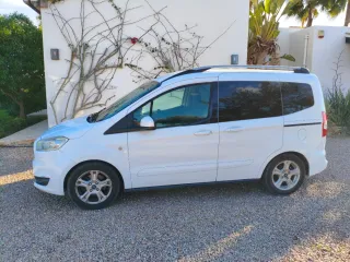 Ford E-Tourneo Courier 2016