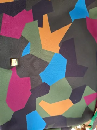 Bolso PG multicolor con estampado geométrico