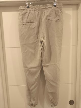 Calças bege com cordão