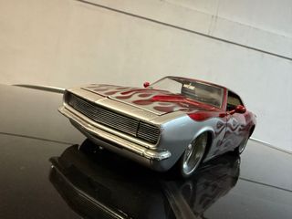 Coche a escala 1/18
