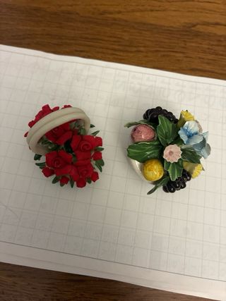 2 piccoli soprammobili floreali
