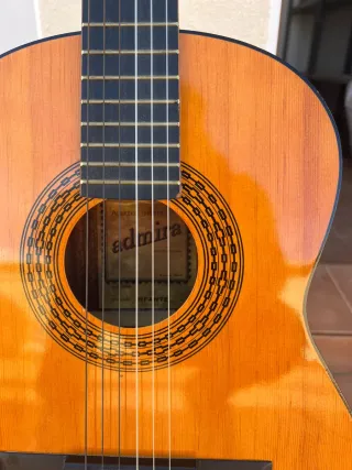 Guitarra Clásica Española Madera Pulida.