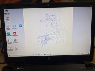 Ordenador portátil HP 14-d105ss + funda rosa.