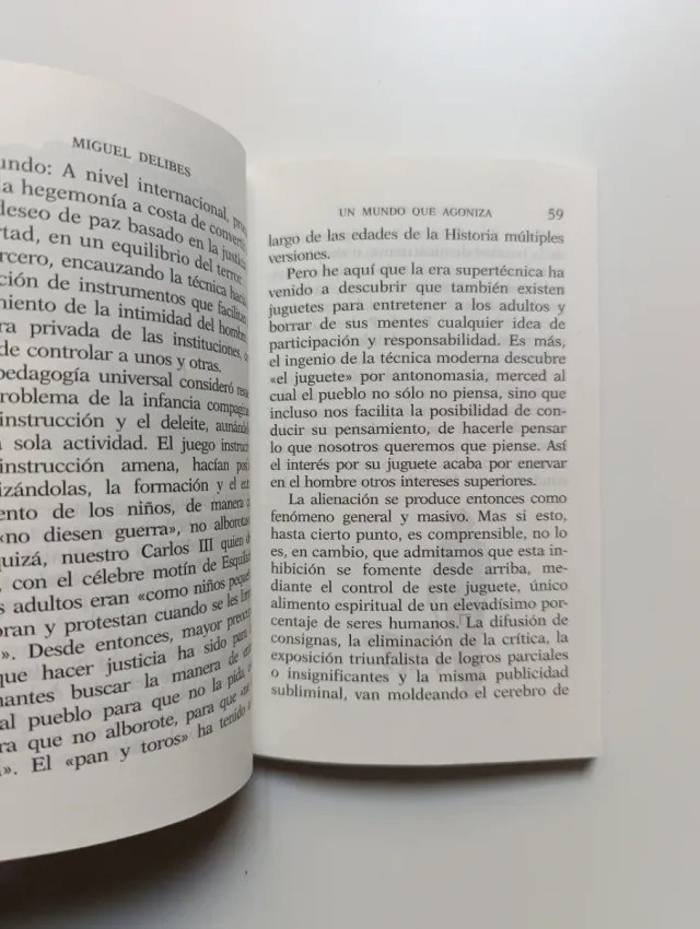 Un mundo que agoniza (Discurso RAE).