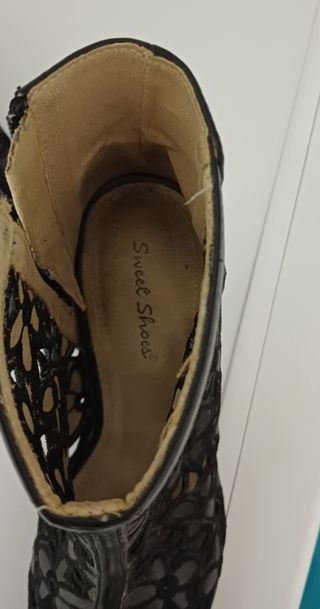 Stivaletti n.37 punta aperta neri