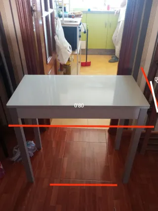 Mesa de cocina blanca