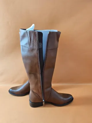 Botas altas marrones talla 37