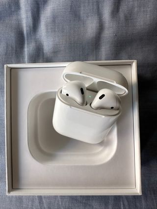 AirPods Apple