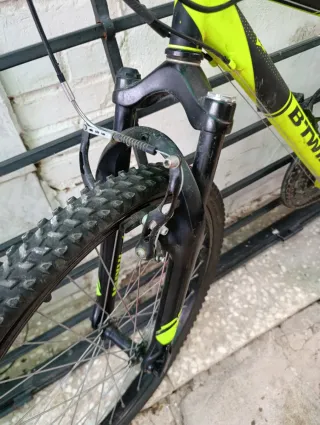 Bicicleta B-Twin Rock Rider Amarillo Neón