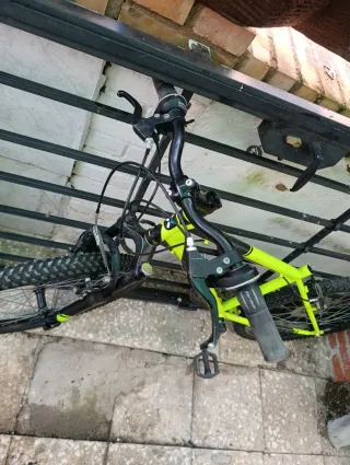 Bicicleta B-Twin Rock Rider Amarillo Neón