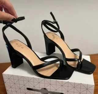 Sandalias Aldo Tacón Negro Veganas