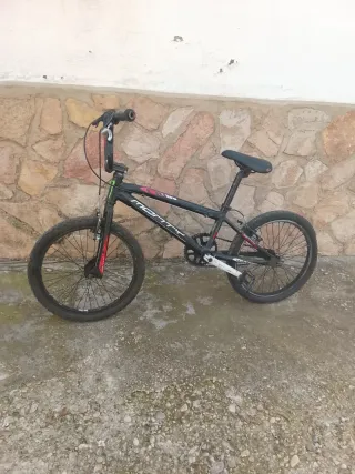Bicicleta BMX Monty Negra