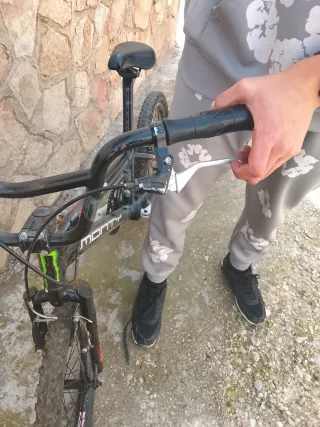 Bicicleta BMX Monty Negra