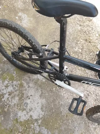 Bicicleta BMX Monty Negra
