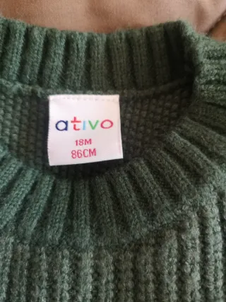 Conjunto infantil: blusa, camisola e saia