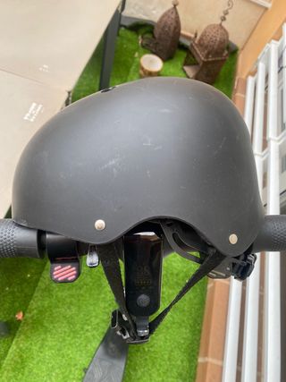 Patinete eléctrico negro