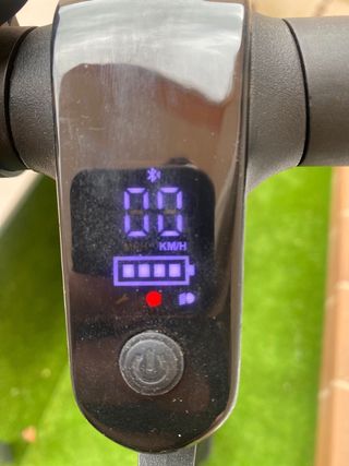 Patinete eléctrico negro