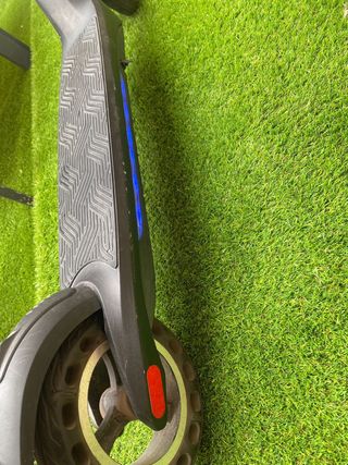 Patinete eléctrico negro