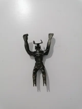 Lote Caballeros del Zodiaco, muñeco y piezas