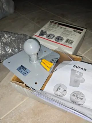 Soporte pared bola remolque EUFAB