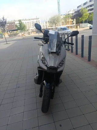 Keeway XDV 125cc Gris/Dorado Automática