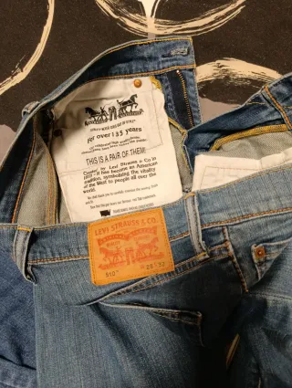 2 Vaqueros Levi's niño
