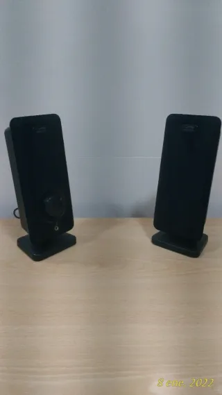 Altavoces multimedia negros