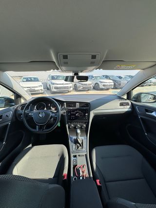 Volkswagen Golf 2018 por 302€/mes