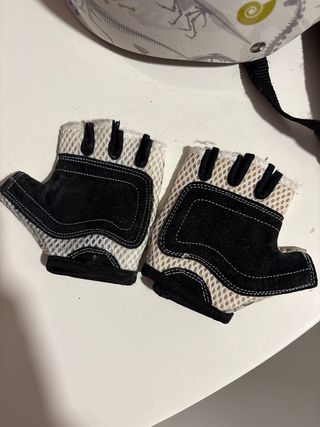 Casco y guantes de bici Kiddimoto