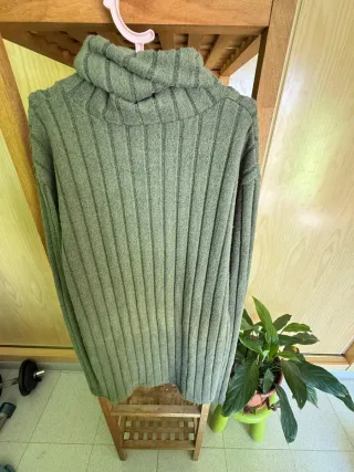 Jersey verde cuello alto