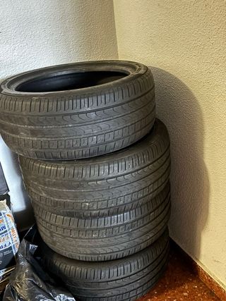 Neumático 245/40 R18